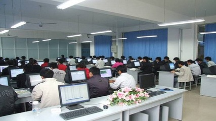 計(jì)算機(jī)信息管理實(shí)驗(yàn)室簡介